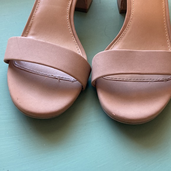 Nude block heel - Picture 3 of 13